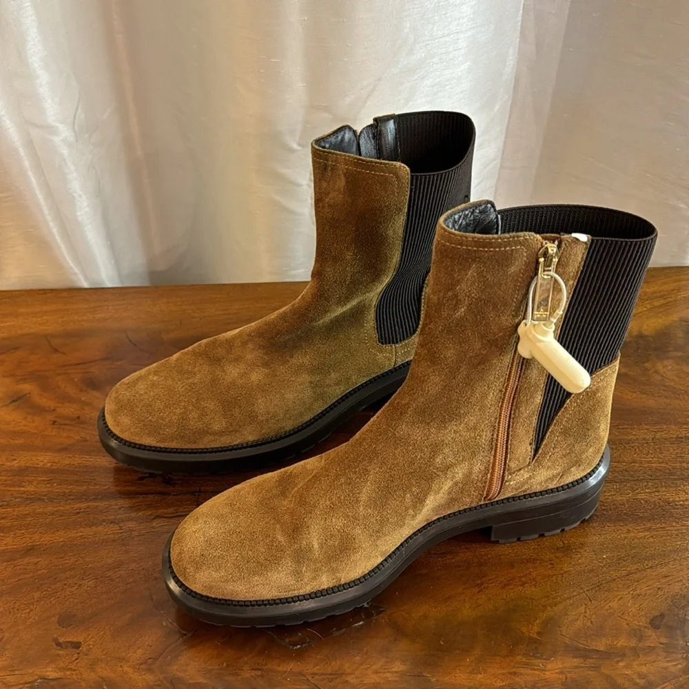 NEW!! Aquatalia Women’s Lauda Weatherproof Chelsea Ankle Boot Bootie, Suede - Picture 2 of 5